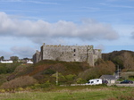 FZ021447 Manorbier castle.jpg